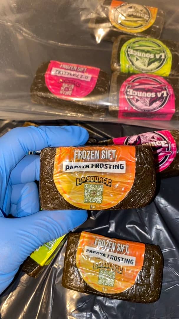 LA SOURCE FROZEN SIFT